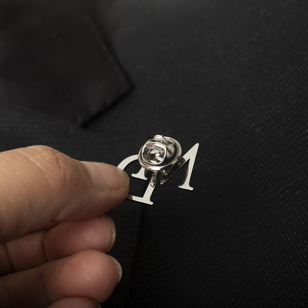 Tangula Custom Initials Brooch - Men'S Grooming Daily recension och pris